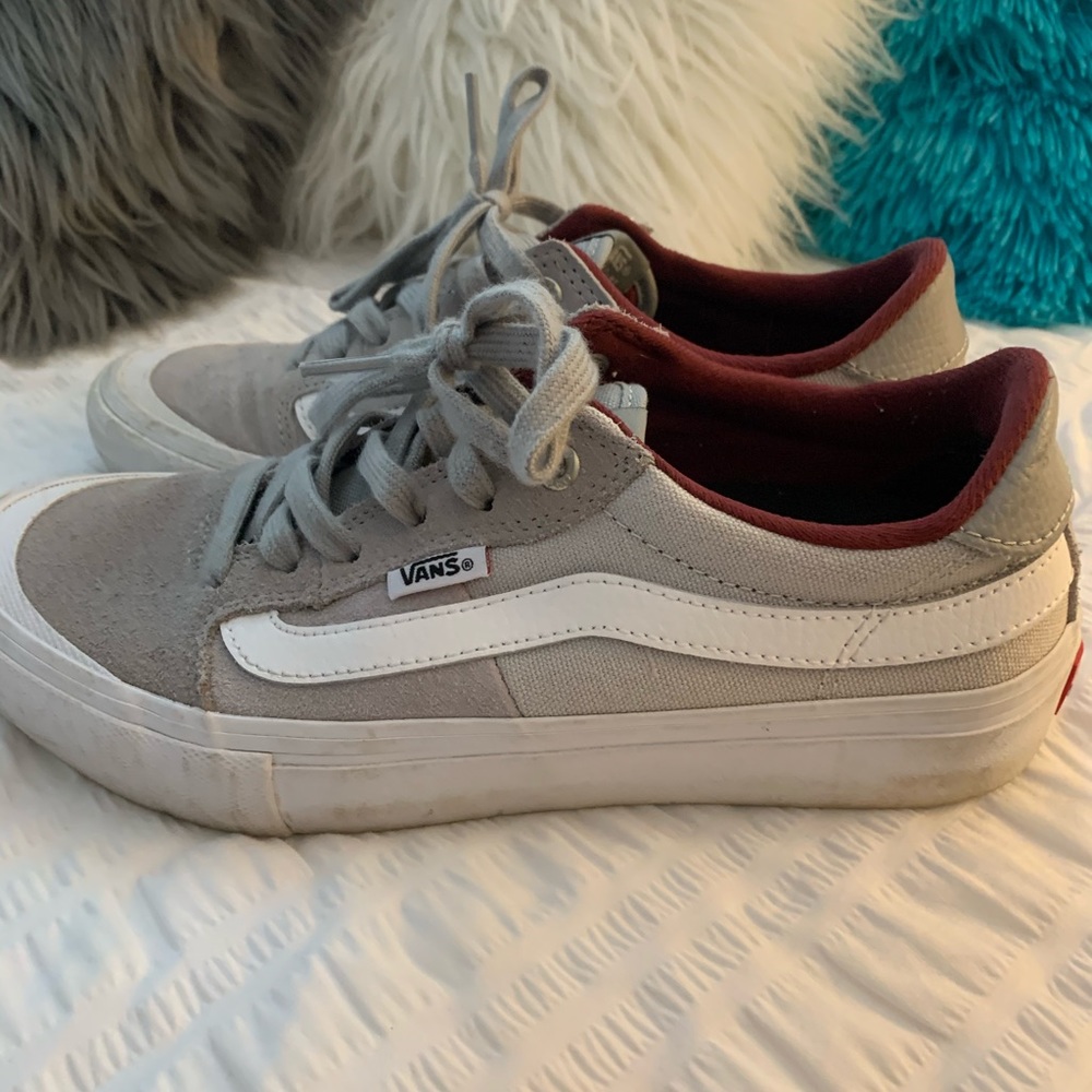 Old skool low top lace up vans